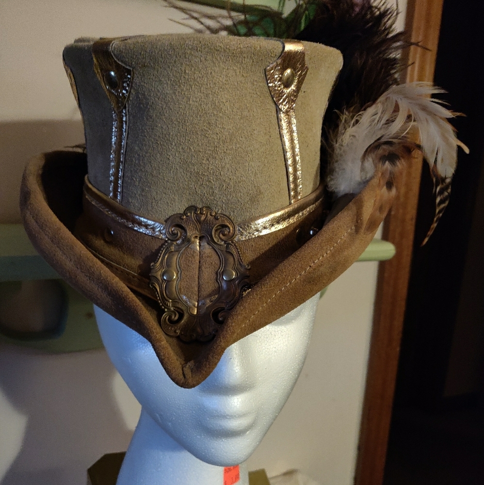 Blonde Swan Leather riding/pirate hat